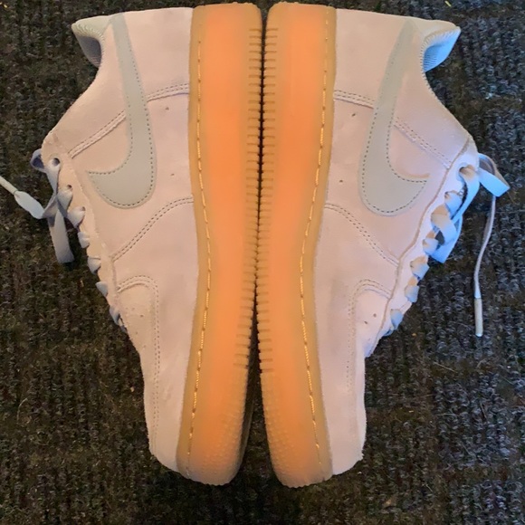 Blue Suede AF1 Gum Bottoms. Size 8 Women’s - Picture 5 of 5